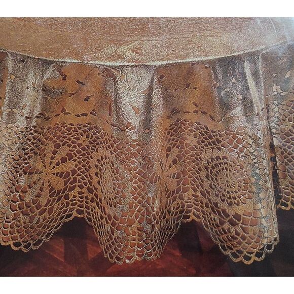 METROPOLITAN HOME DESIGN GOLD RUSH Mylar Vinyl Tablecloth NIP 60" ROUND Holiday - Picture 3 of 3